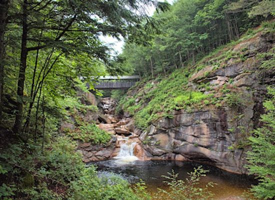 new-hampshire/franconia-notch-state-park/attraction/sentinel-pine-covered-bridge