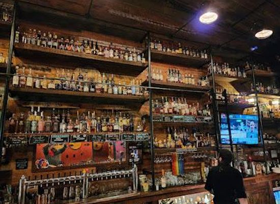 ohio/ohio-river-valley/attraction/wiseguy-lounge-otr