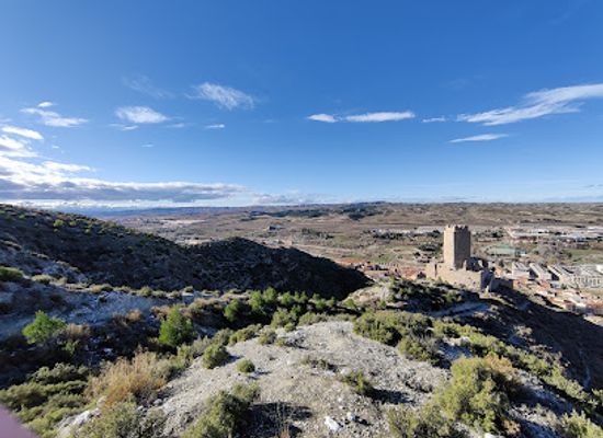 spain/aragon/attraction/castillo-de-cadrete