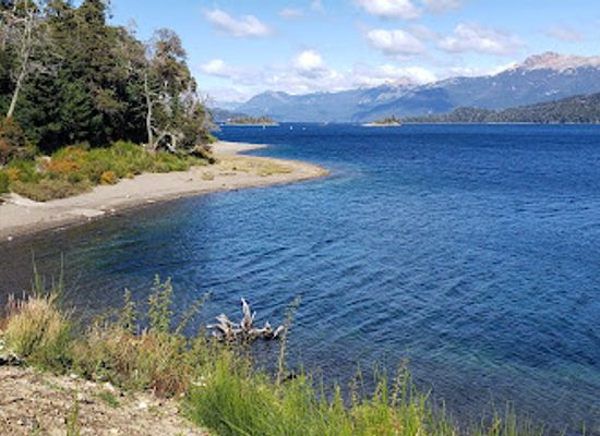 argentina/villa-la-angostura/attraction/villa-la-angostura-en-letras-gigantes