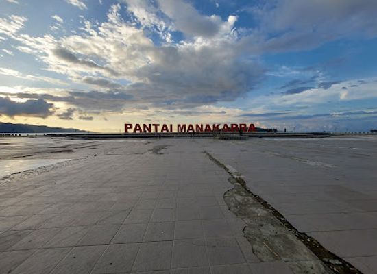 indonesia/central-sulawesi/attraction/anjungan-pantai-manakarra