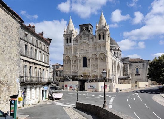 france/poitou-charentes/attraction/angouleme-cathedral