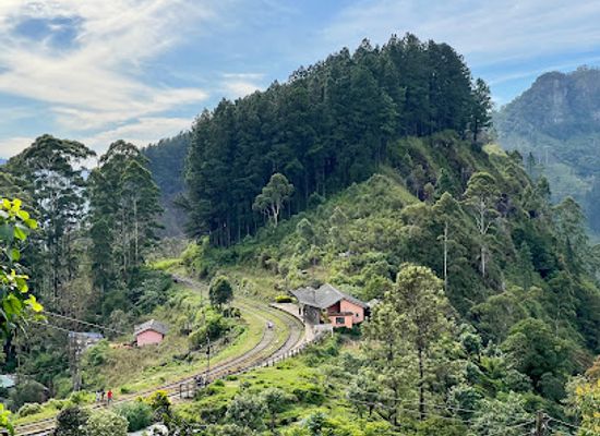 sri-lanka/badulla-district/attraction/idalgashinna-mountain