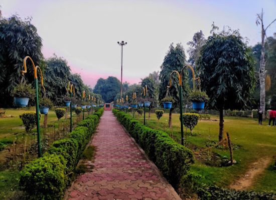 india/delhi/karol-bagh/attraction/ajmal-khan-park