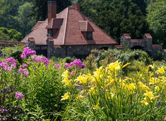 north-carolina/asheville-area/attraction/biltmore-rose-garden