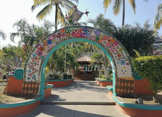 mexico/puerto-vallarta/attraction/sayulita-plaza