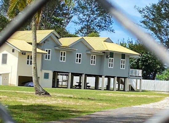 brunei/tutong/attraction/istana-pantai