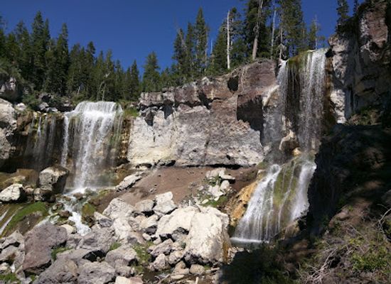 oregon/deschutes-county/attraction/paulina-falls-day-use-area