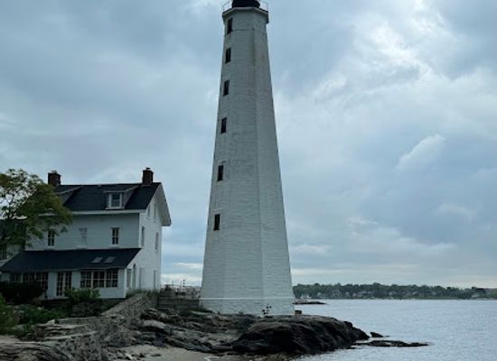 connecticut/new-london-county/attraction/new-london-harbor-pequot-lighthouse
