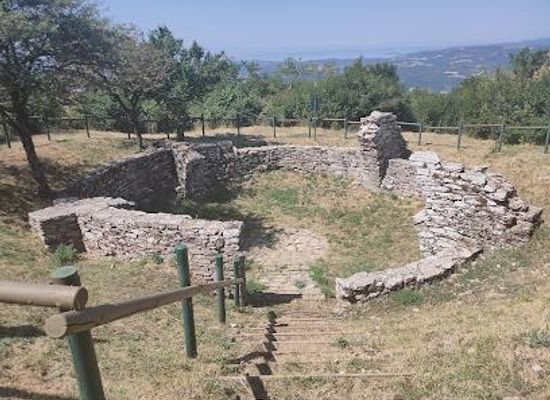 italy/perugia/attraction/neviere-di-monte-tezio