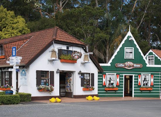 australia/mid-north-coast/attraction/the-clog-barn-tourist-attraction-caravan-park