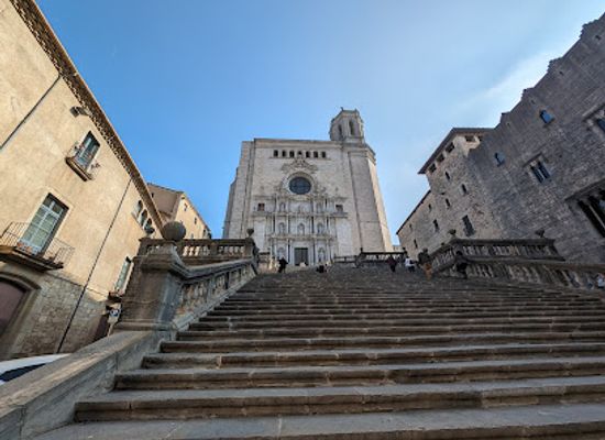 spain/girona/eixample/attraction/escales-de-la-catedral