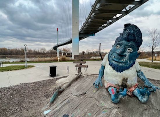 nebraska/omaha/attraction/bob-kerrey-pedestrian-bridge