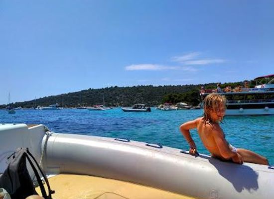 croatia/trogir/attraction/nakiros-charter-boat-rental-tours-transfers