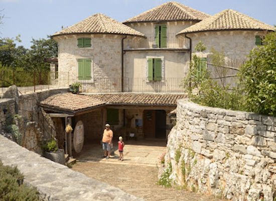 croatia/istria/attraction/tractor-story