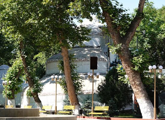 kyrgyzstan/osh/attraction/three-story-yurt