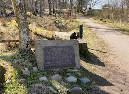 denmark/frederikshavn/landmark/mindesten-for-v-vangsted