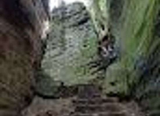 ohio/hocking-hills/attraction/cantwell-cliffs