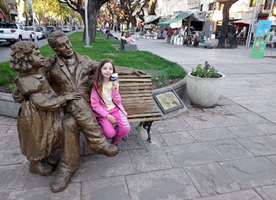 argentina/mendoza-wine-region/attraction/escultura-san-martin-y-merceditas