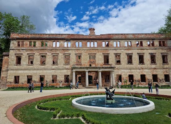 poland/lubusz-land/attraction/zatonie-palace