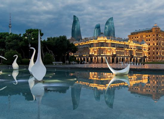 azerbaijan/absheron-peninsula/attraction/swans-fountain