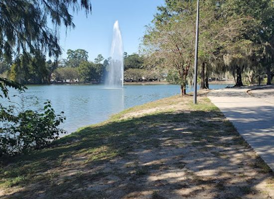 florida/tallahassee-area/attraction/lake-ella-park