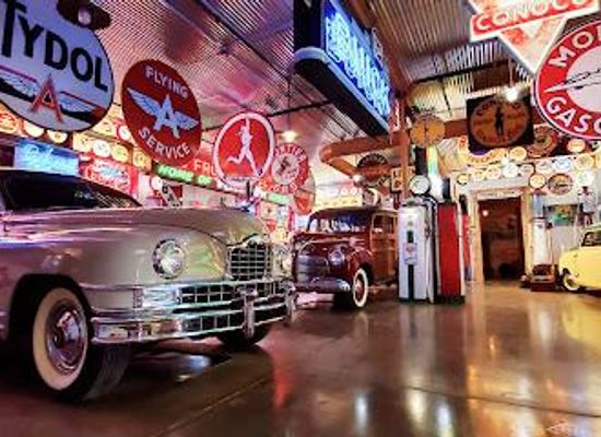 wyoming/gillette/attraction/frontier-auto-museum-cafe