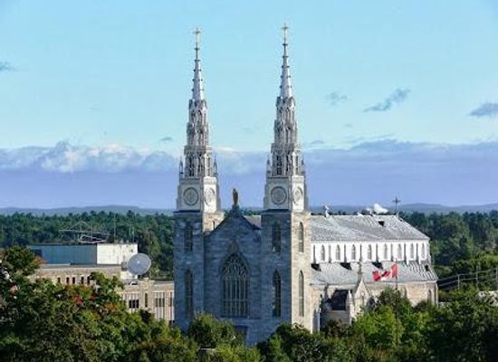 canada/ottawa/attraction/notre-dame-cathedral-basilica