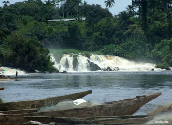 cameroon/kribi/attraction/chutes-de-la-lobe