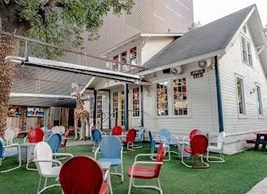 texas/austin/attraction/unbarlievable