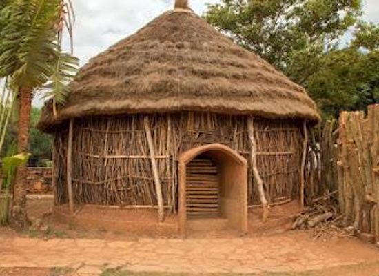 uganda/entebbe/attraction/ndere-cultural-centre