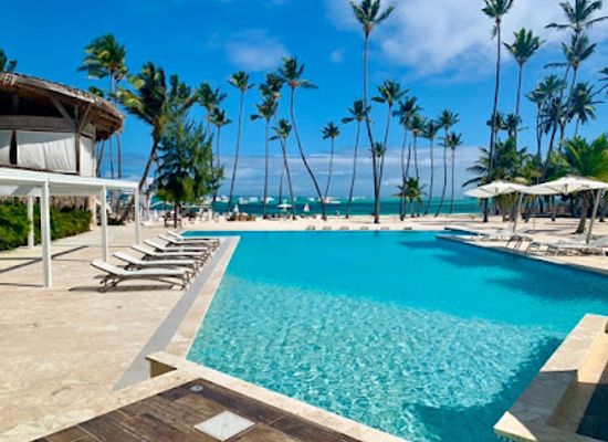 dominican-republic/punta-cana/bavaro/attraction/beachfront-pool-pool-of-the-dominicanos-at-playa-coral-piscina-del-mar-piscina-de-los-dominicanos