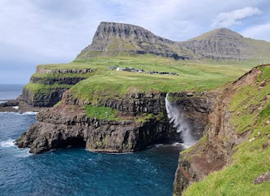faroe-islands/hvalvik/attraction/witches-finger-trail