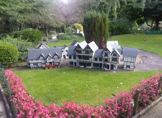 united-kingdom/lancashire/attraction/blackpool-model-village-gardens