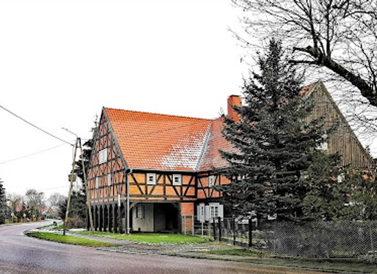 poland/zulawy/attraction/dom-podcieniowy