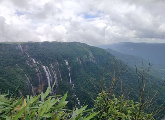 india/meghalaya/attraction/mawsmai-monoliths