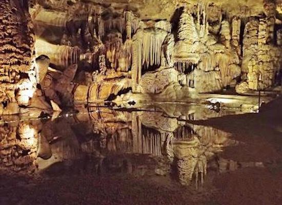 virginia/fredericksburg/attraction/cave-without-a-name