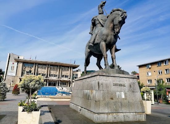 romania/hunedoara/attraction/statue-of-decebal