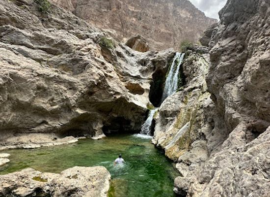 oman/ash-sharqiyah-south-governorate/attraction/mibam-waterfall