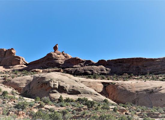 utah/arches-national-park/attraction/pothole-arch