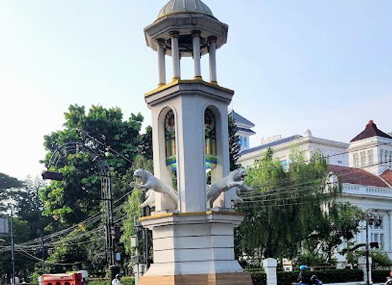 indonesia/bandung/attraction/tugu-maung