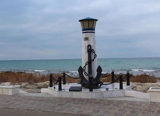 kazakhstan/aktau/attraction/pamyatnik-mayak