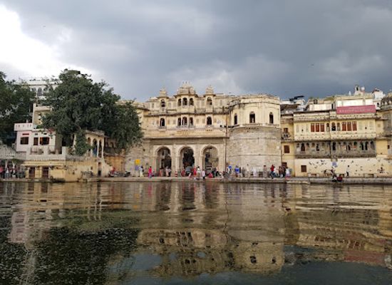 india/western-india/attraction/gangaur-ghat