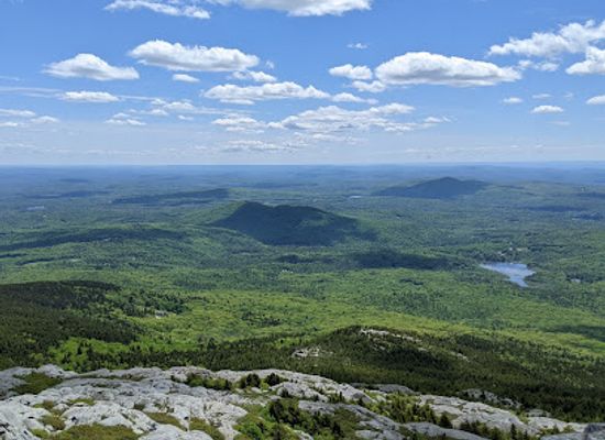 new-hampshire/mount-monadnock/attraction/monadnock-state-park-headquarters-and-trailhead