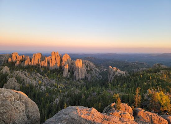 south-dakota/south-central-south-dakota/attraction/little-devil-s-tower-trailhead