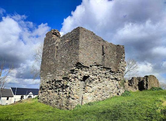 united-kingdom/wales/landmark/loughor-castle