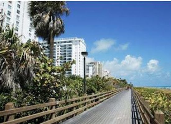 florida/gold-coast/attraction/miami-beach-boardwalk