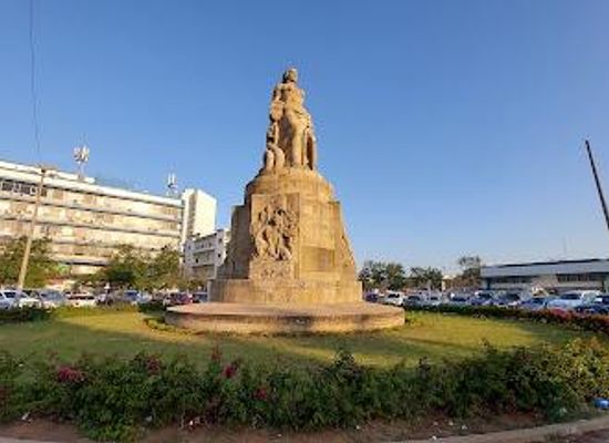 mozambique/maputo/attraction/workers-square