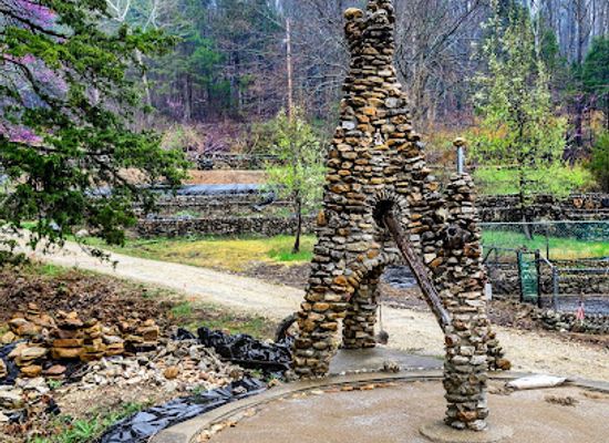 missouri/gasconade-river-basin/attraction/larry-baggett-s-trail-of-tears-memorial