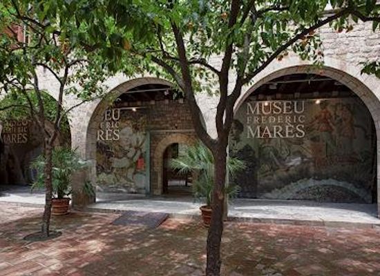 spain/barcelona/attraction/museu-frederic-mares